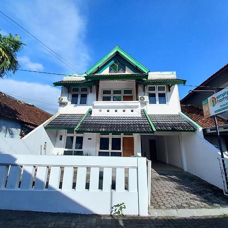 Homestay Jogja Dekat Gembiraloka By Simply Homy 日惹 外观 照片